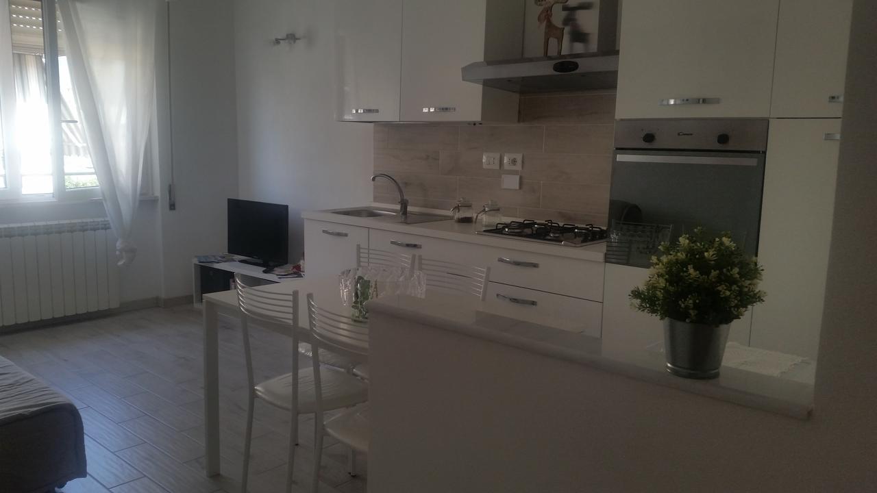 Monica'S Apartment Marina Di Carrara Exterior photo